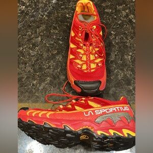 LA Sportiva Ultra Raptor Trail/hiking shoes sz 9.5